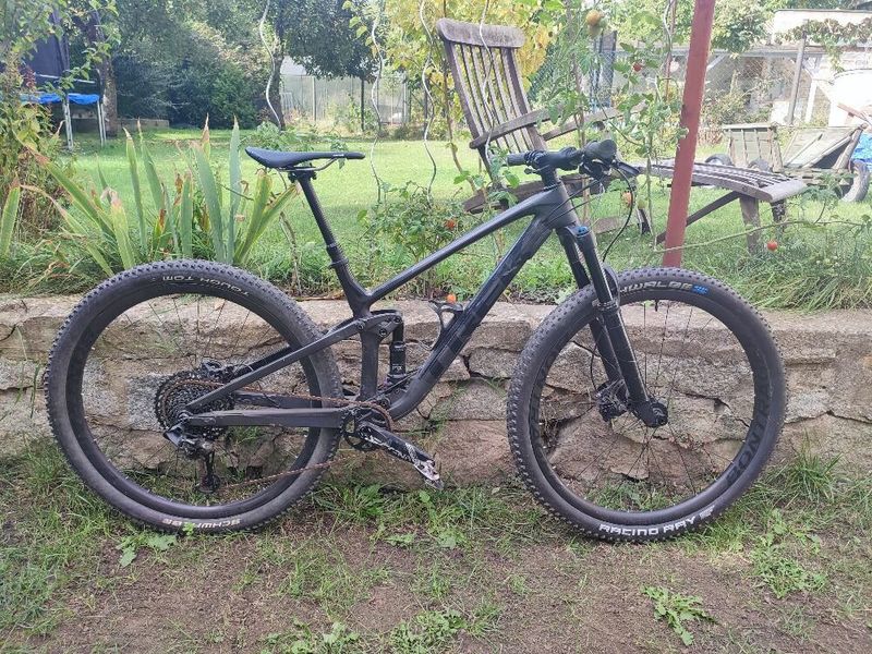 TREK TOP FUEL 9.8 velikost M/L 168-180 cm