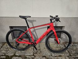 SAVA e-grus 4.0 karbon, e-bike - 13,8 kg, záruka do 5/2026