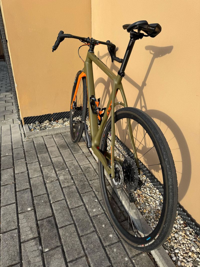 Pohodlný Ridley Kanzo Adventure Carbon 2021