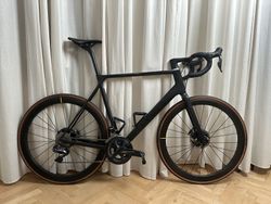 Canyon Ultimate CF SL Disc 8.0 Di2