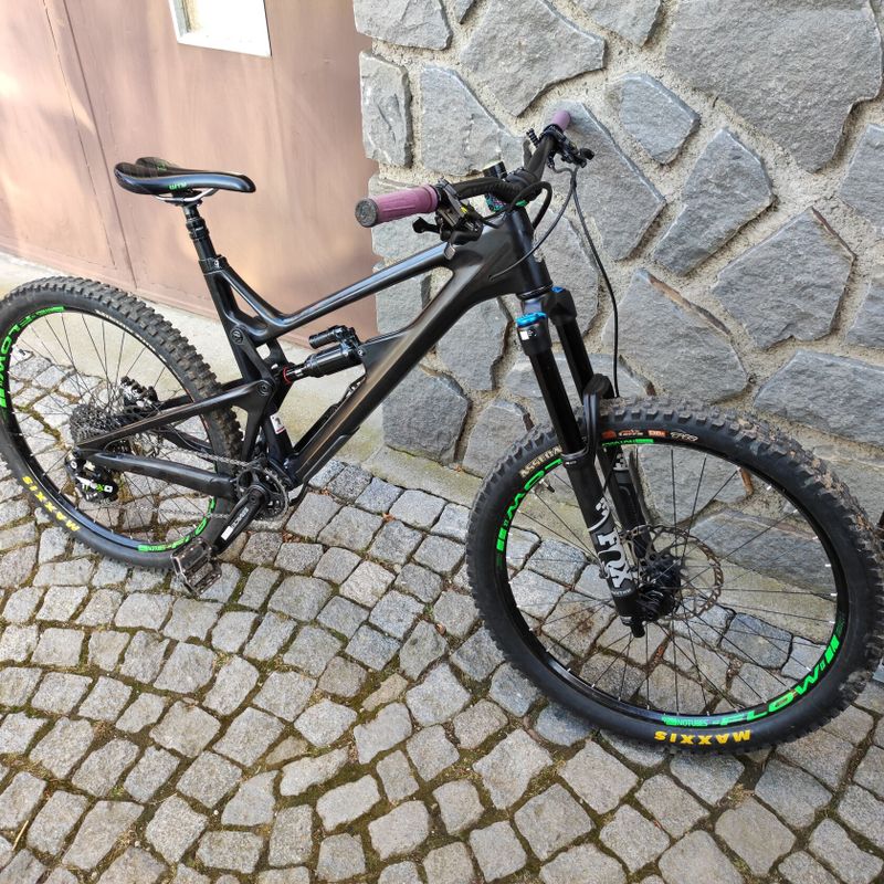 Prodám kolo Intense celoodpružené karbonové enduro all mountain kolo původní cena 165.000kč