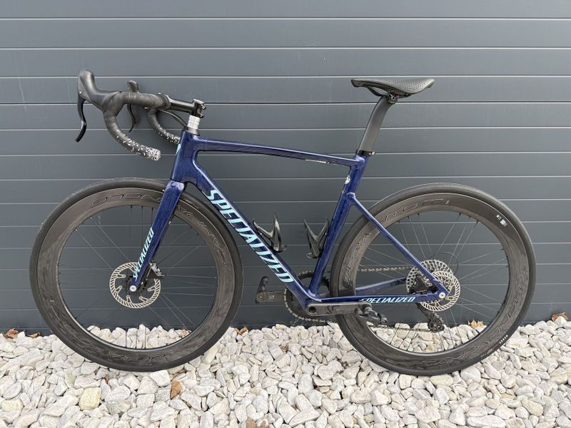 Silniční kolo Specialized Allez + Campagnolo Ekar, Bora WTO 60