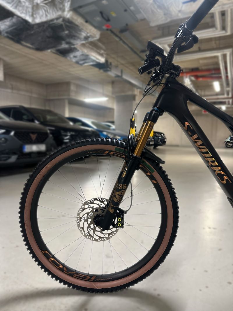 S-Works Turbo Levo SL – TOP stav, nová baterie! Vel. XL