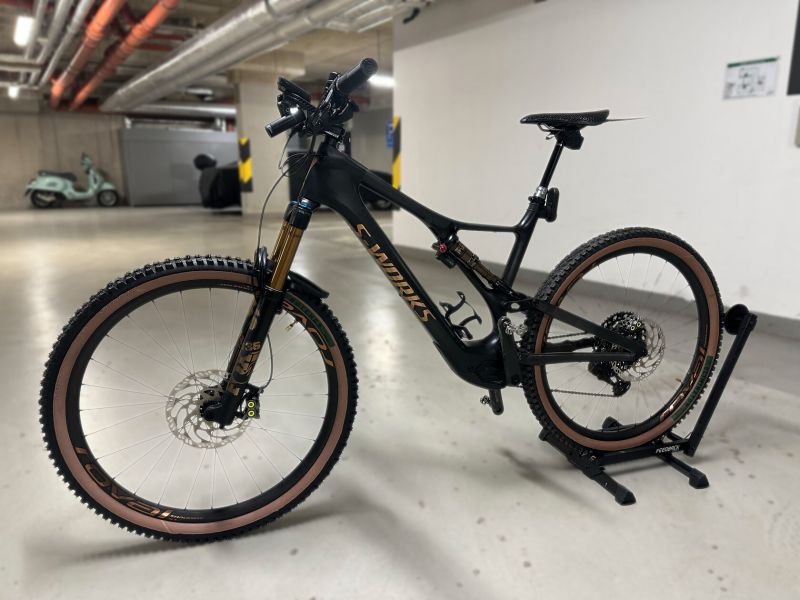 S-Works Turbo Levo SL – TOP stav, nová baterie! Vel. XL