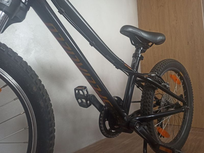 Úžasné dětské kolo Specialized Hotrock, vel. 20