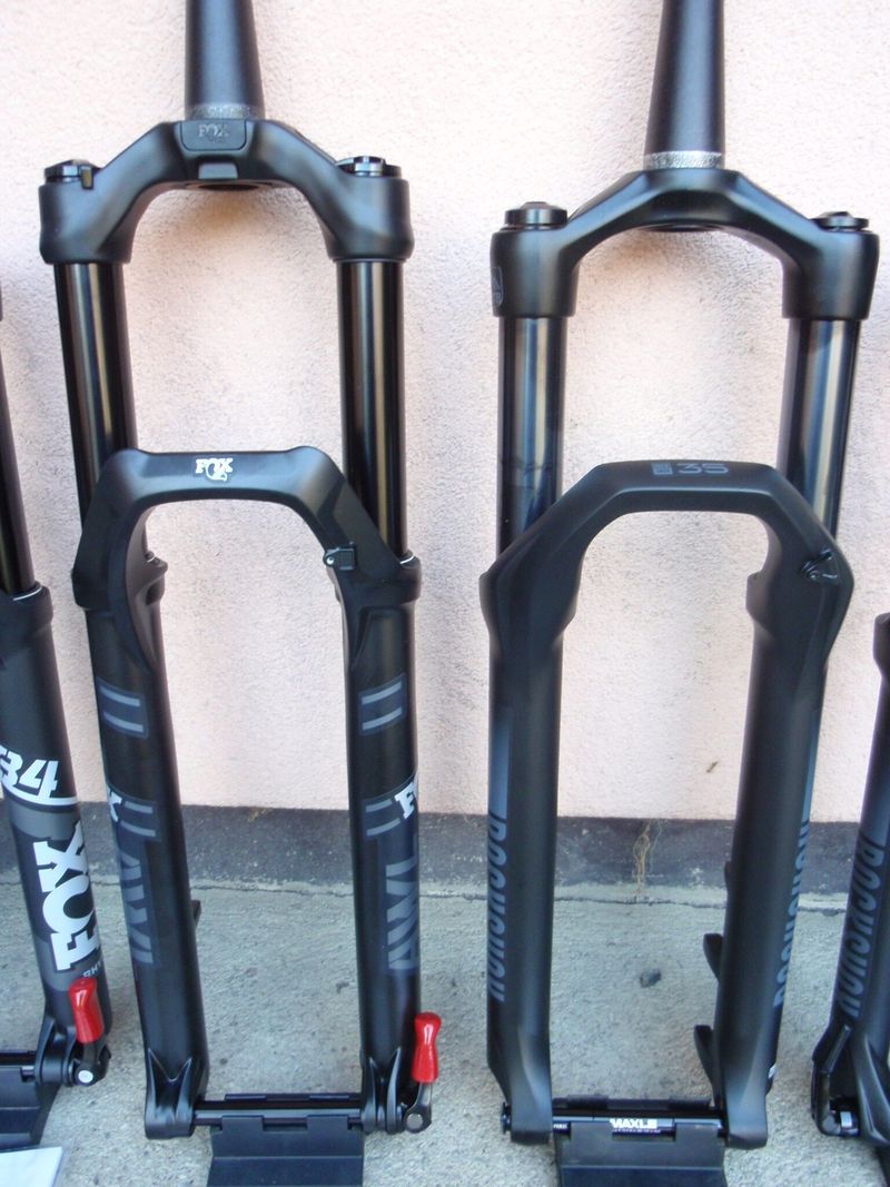 Nové vidlice Fox 34 a Rock Shox Zeb, 35, Recon, Judy