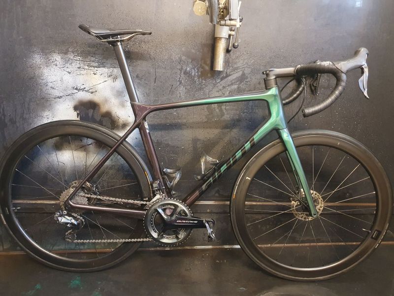 Giant TCR Advanced Pro, Dura Ace Di2, velikost ML