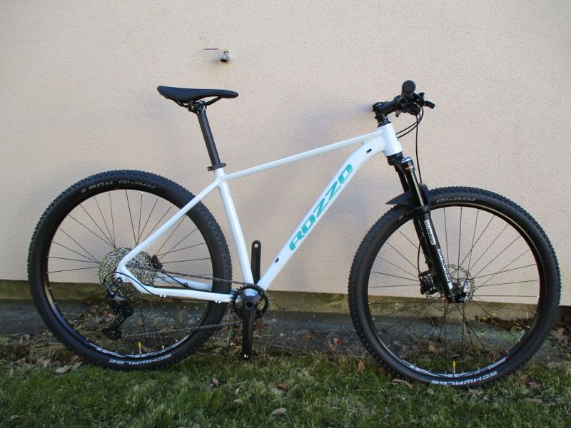 Nové 29" kolo ROZZO BOOST Grace, vzduchová vidlice Suntour Raidon, Shimano Deore1x12, pevné osy