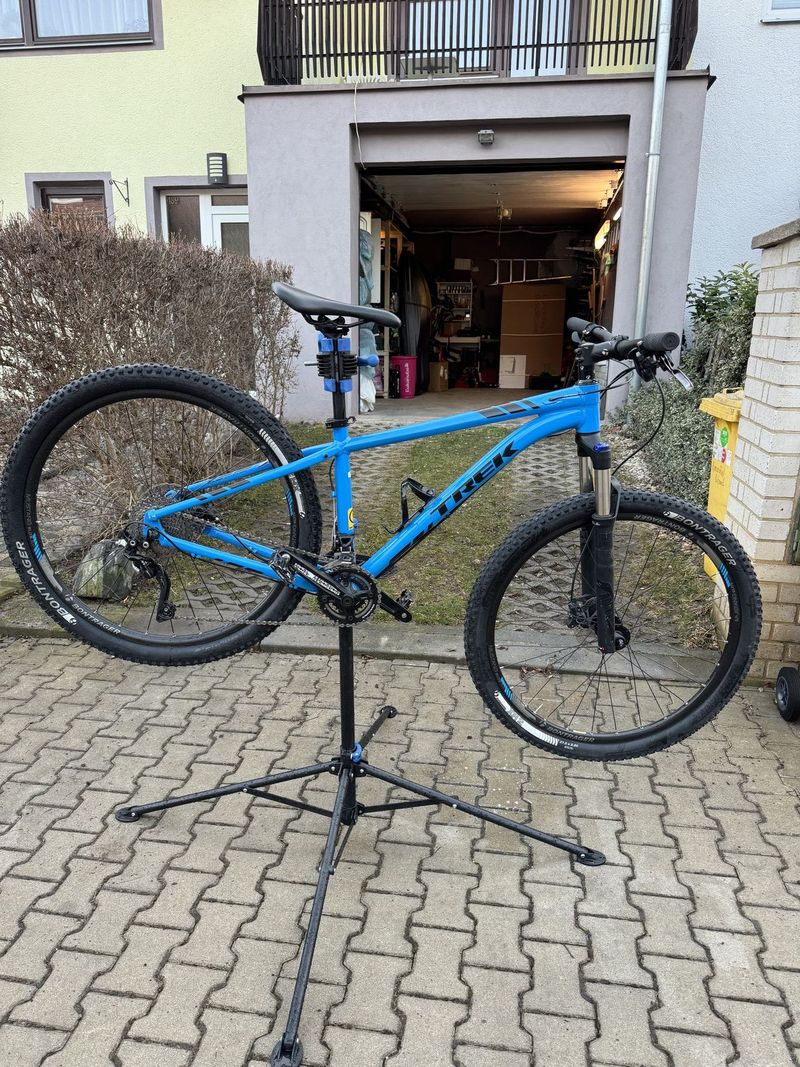 Trek XCALIBER 9