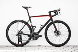 Colnago V3 Disc 2024, Shimano Ultegra Di2 2x12 Disc, Miche Carbon