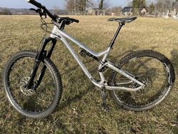 Commencal Meta - NABÍDNĚTE