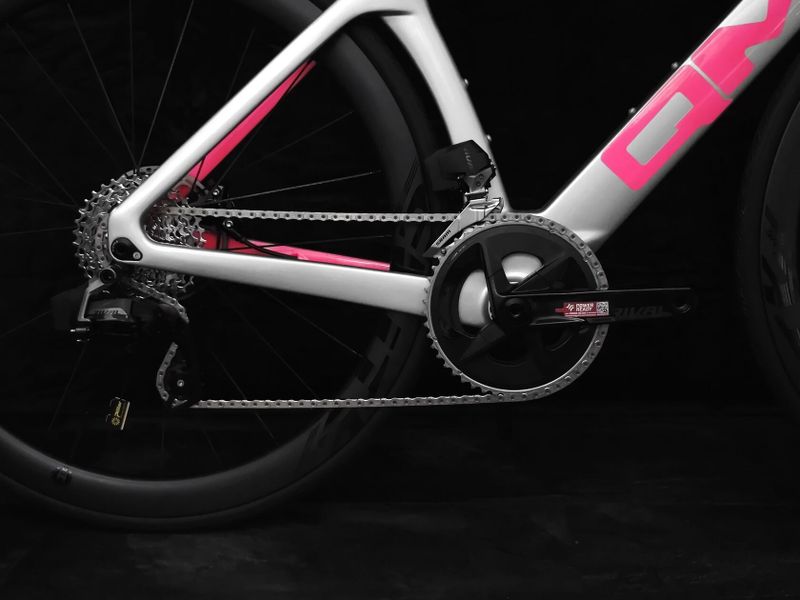 Silniční kolo QM R30 SRAM Rival eTap AX'S 