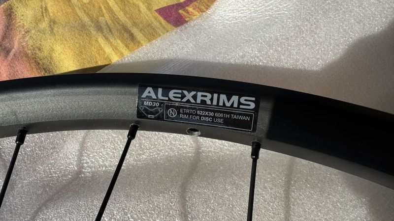 Zapletena kola alex rims md30 