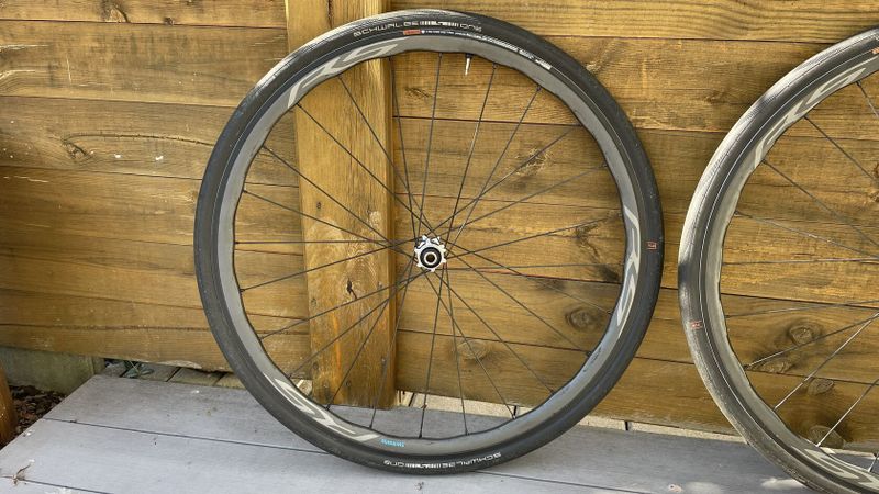 Prodám karbonová kola SHIMANO WH-RS770