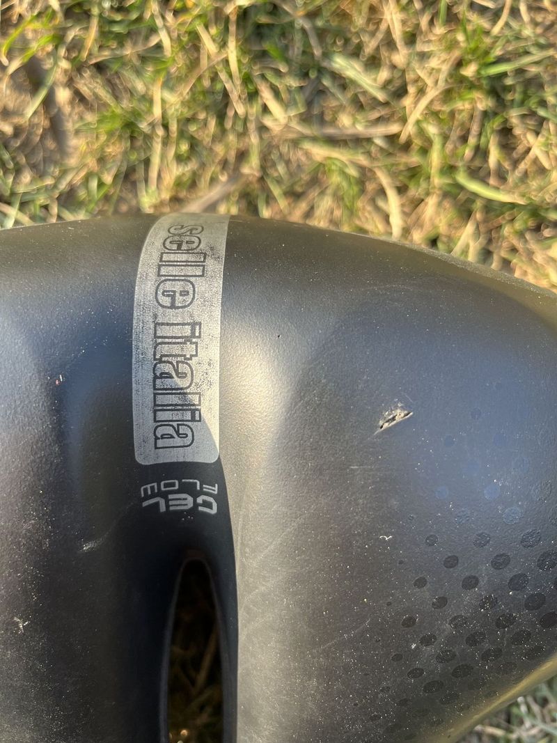 Sedla Selle Italia 135mm, 230mm a Velo 130mm