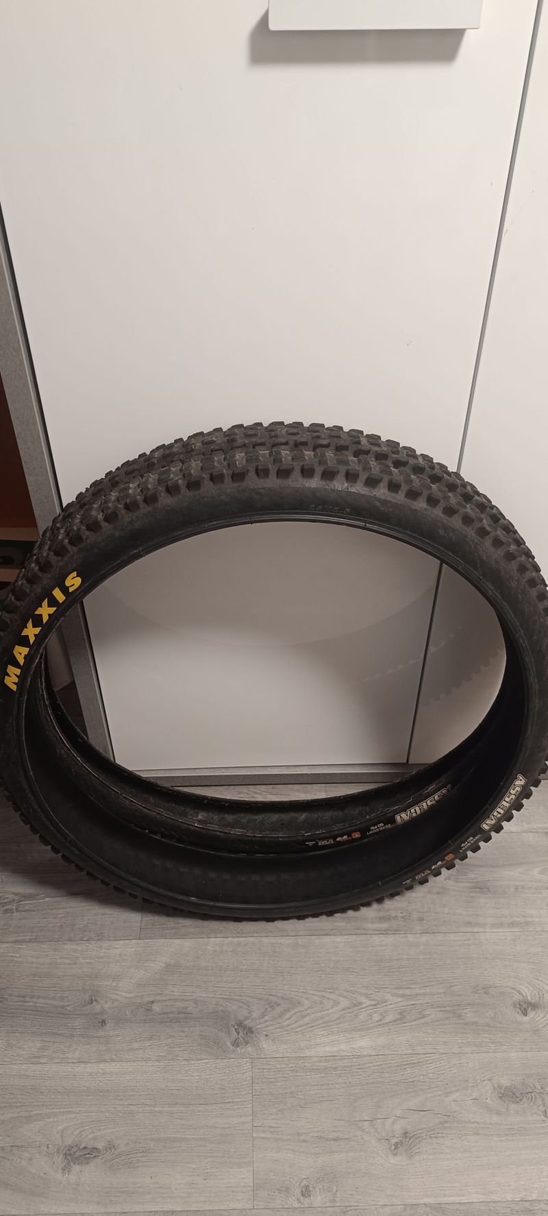 Prodám 2 pláště Maxxis Assegai