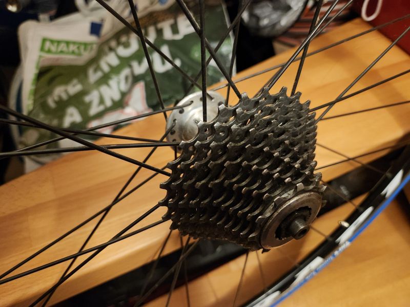 Kolo Alloy 6005, včetně 11 kolečka a pláště tacx na trenažér