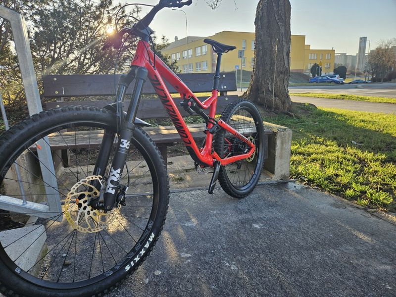 Commencal Meta AM V4.2 Essential 650B/27,5" vel.M 