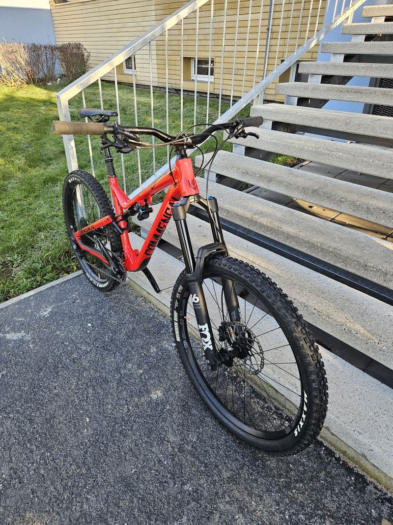 Commencal Meta AM V4.2 Essential 650B/27,5" vel.M 