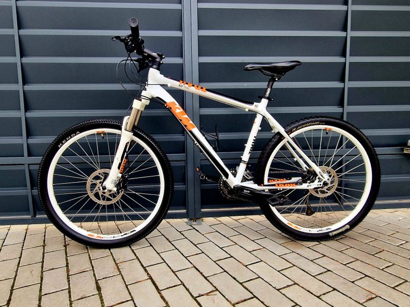 (28)Horské hliníkové kolo KTM Kotoučové brzdy