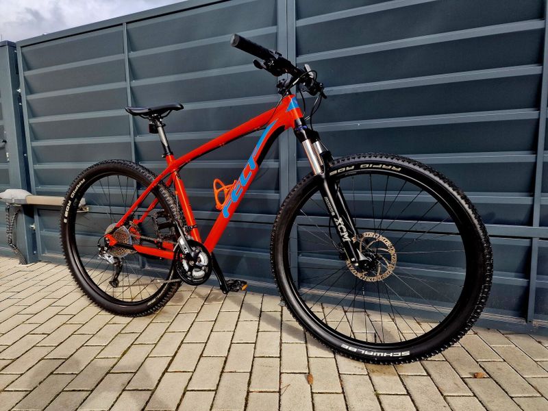 (62)Horské hliníkové kolo Felt 29" Kotoučové brzdy