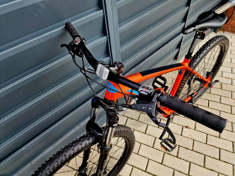 (62)Horské hliníkové kolo Felt 29" Kotoučové brzdy