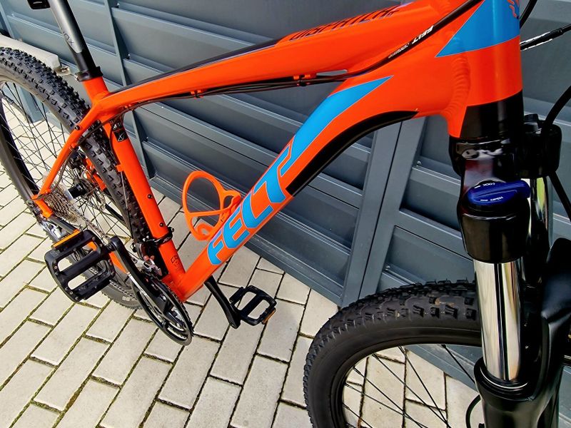 (62)Horské hliníkové kolo Felt 29" Kotoučové brzdy