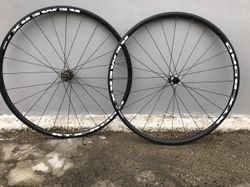 Zapletená kola Remerx RTX ROAD 28" na nábojích Novatec D411CB