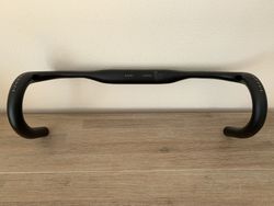 Silniční řidítka Bontrager Elite Aero VR-CF (42cm) - nová!
