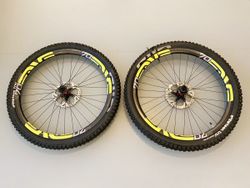 Nová kola ENVE M70HV DT SWISS 240S Boost E Thirteen TRS RACE
