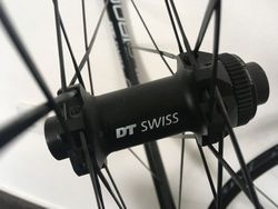zapletená kola DT SWISS Spline 1800 na gravel