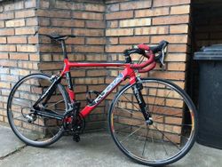 Prodám kolo Kuota, obasezeno Shimano Ultegra, kola Mavic Ksyrium