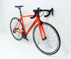 Sleva -31% na NOVÉ kolo Specialized Tarmac sport rocket red/satin black clean 2018