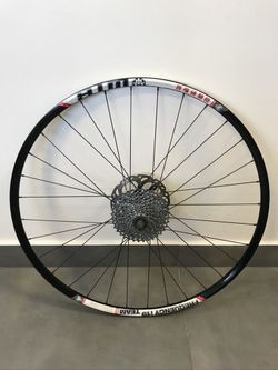 MTB zadní zapletené kolo 29”