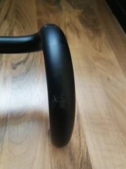 Aero řidítka: Canyon H31 Ergocockpit (380 mm)