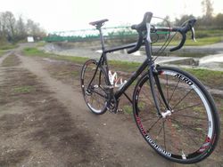 Silnička Cicli-B s karbonovou vidlicí