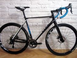 CUBE CROSS RACE 2018 na Shimano 105, 56 cm. Stav nového. PC 35.000 Kč