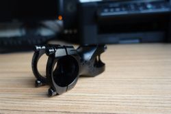 Představec Azonic Predator 31,8mm/ 50mm/ 114g, NOVÝ!!!