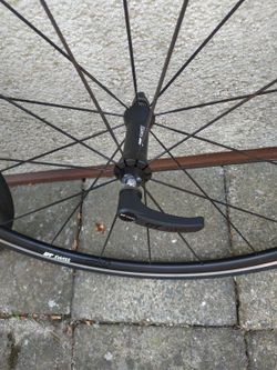 Prodám nová silniční zapletená kola DT Swiss