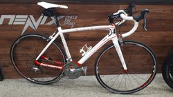 Prodám zánovní silniční kolo Lapierre Sensium 100 , vel. 52 168-178cm,+ tretry Spec. S-works vel.44