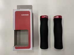 Nové MTB gripy SRAM pěnové, ergonomické s aretací.
