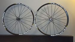 Mavic Crossride disc 2017 27,5" 15x100/RU, 12x142/RU (ořech Sram nebo Shimano)