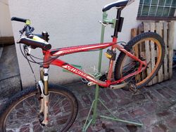 Montážní stojan na kolo vhodné i na Elektrokola