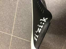 Sedlo Fizik Arione carbon