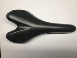 Sedlo Fizik Pavé, lehké škrábance