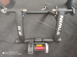 Prodám Trenažér In'ride 100 + podložka před přední kolo