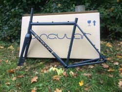 Nabízim k prodeji Anglický cross/gravel rám Singular kite disc