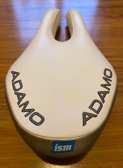 ISM Adamo Podium