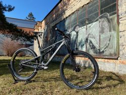Nový Santa Cruz 5010, velikost M