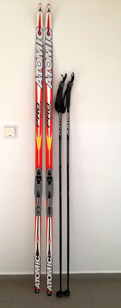 Set běžky ATOMIC PRO CLASSIC, boty ALPINA SP30L, hole SWIX, super stav a cena!